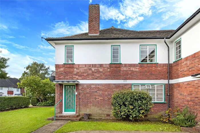 2 Bedroom Flat To Rent In Ossulton Way, London, N2