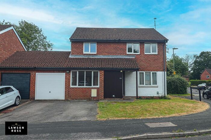 4 Bedroom Detached House To Rent In Wincanton Way, PO7