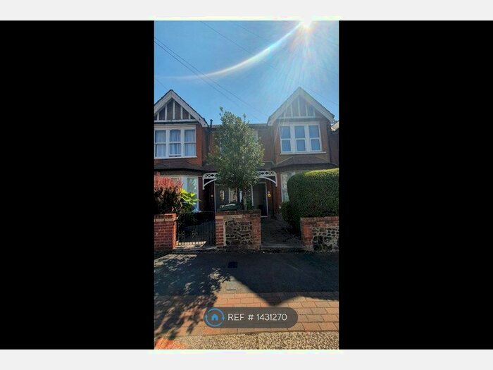 2 Bedroom Flat To Rent In Nether Street, London, N12