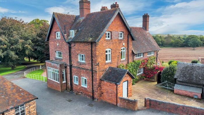 5 Bedroom Detached House To Rent In Hanchurch, Stoke-On-Trent, ST4