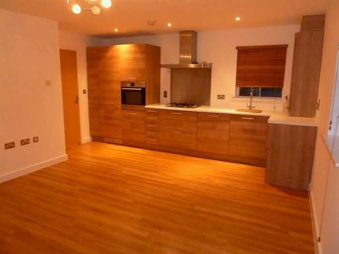 2 Bedroom Flat To Rent In Dearlove Place, Bishops Stortford, Herts, CM23