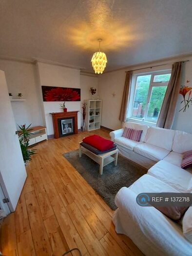 2 Bedroom Flat To Rent In Bobbers Mill Road, Nottingham, NG7