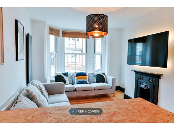 1 Bedroom Flat To Rent In York Street, Rugby, CV21