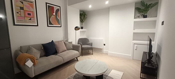 1 Bedroom Flat To Rent In Long Row, Nottingham, NG1