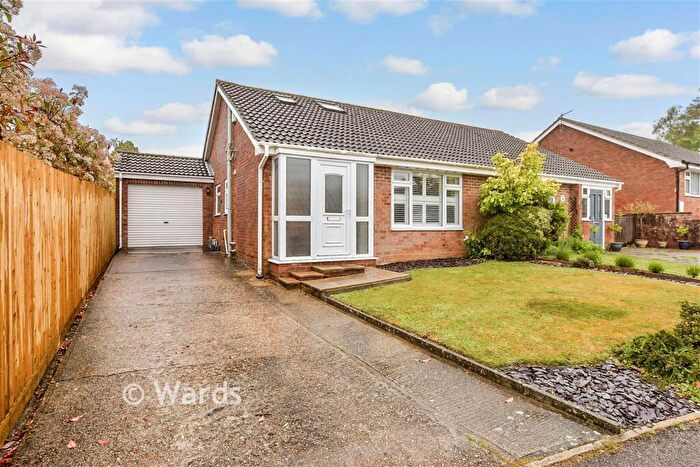 2 Bedroom Chalet For Sale In Hogben Close, Lyminge, Folkestone, Kent, CT18