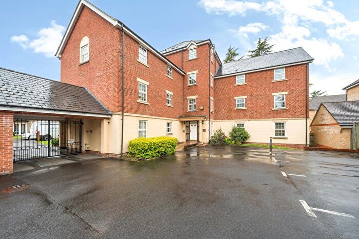 2 Bedroom Apartment To Rent In Old College Road, Newbury, RG14