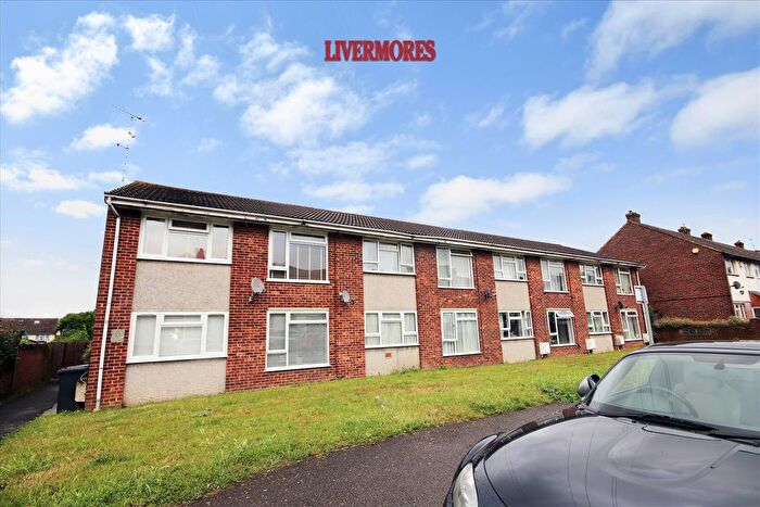1 Bedroom Flat For Sale In Kirby Road, Stone, Dartford, Kent, DA2