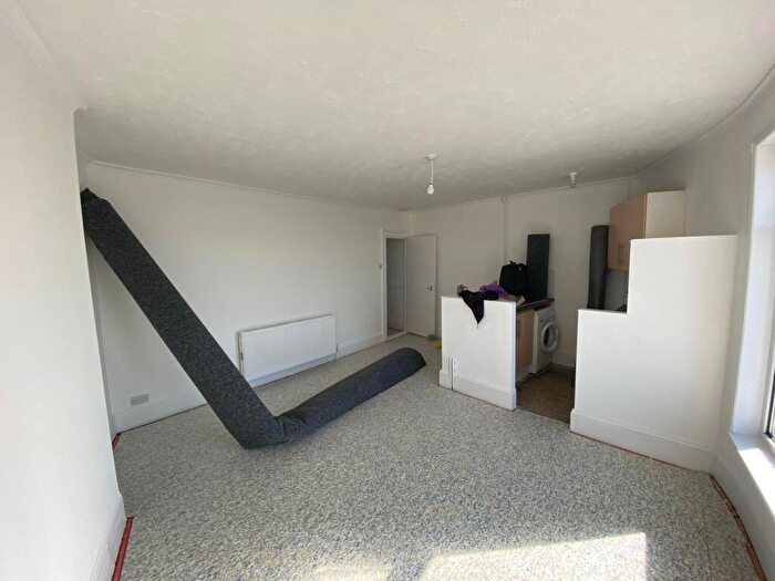 1 Bedroom Apartment To Rent In Fawcett Road, Southsea, PO4