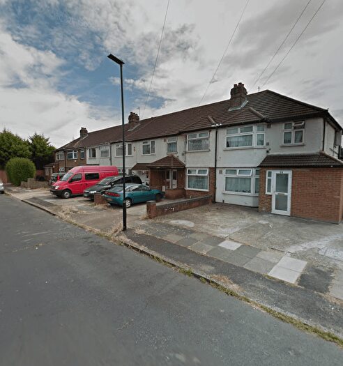 1 Bedroom Maisonette To Rent In Hounslow, Middlesex, TW5