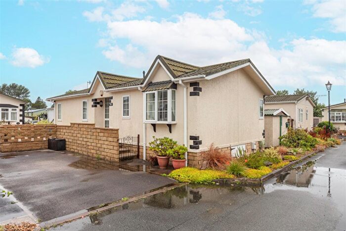 2 Bedroom Mobile/park Home For Sale In Oxcliffe Road, Heaton With Oxcliffe, Morecambe, LA3