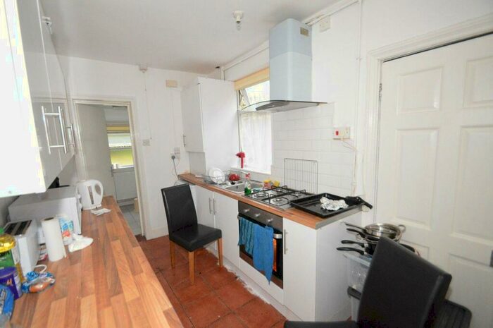3 Bedroom House To Rent In Warwards Lane, Birmingham, B29
