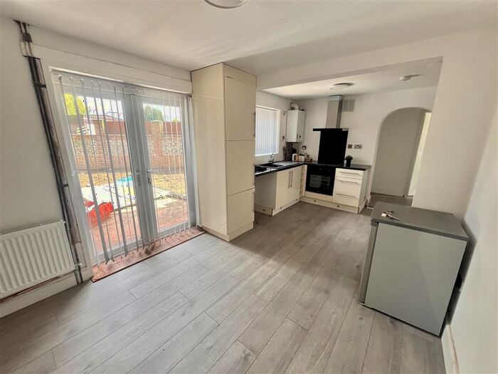 3 Bedroom Property To Rent In Newlands Drive, Forest Town, Mansfield, NG19