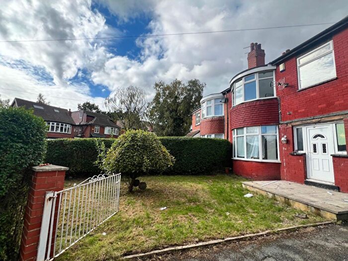 3 Bedroom Semi-Detached House To Rent In Nunroyd Lawn, Leeds, LS17