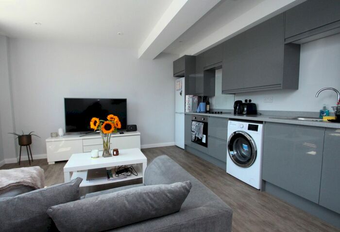 1 Bedroom Flat To Rent In Elm Park, Ferring, BN12