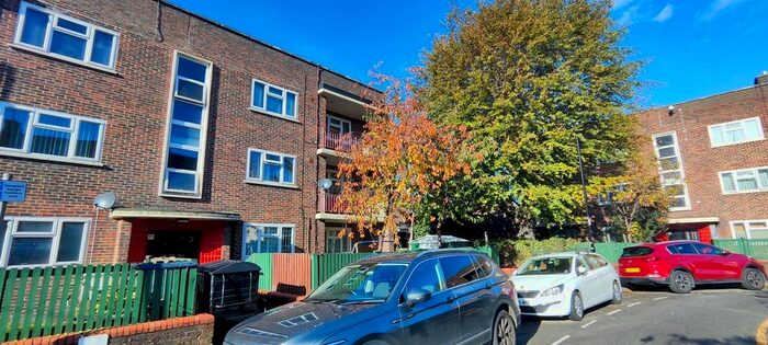 2 Bedroom Flat To Rent In Reed Road, London, N17