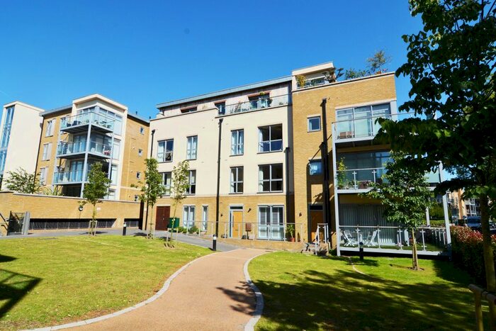 1 Bedroom Flat To Rent In Blagrove Road, Teddington, Middlesex, TW11