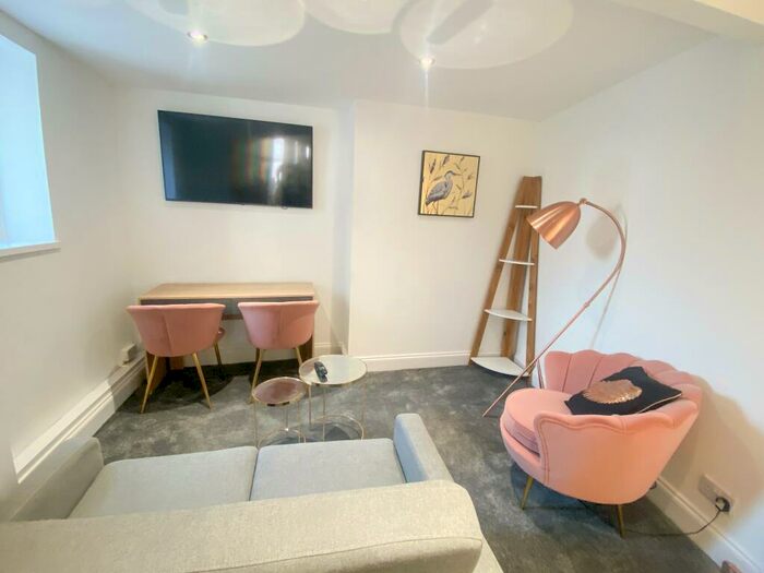 2 Bedroom Flat To Rent In Armada Street, PL4