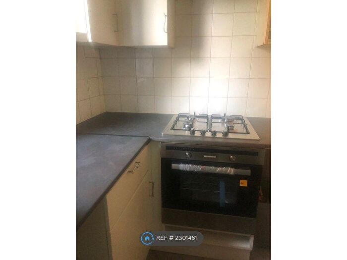 1 Bedroom Flat To Rent In Gladstone Road, Watford, WD17