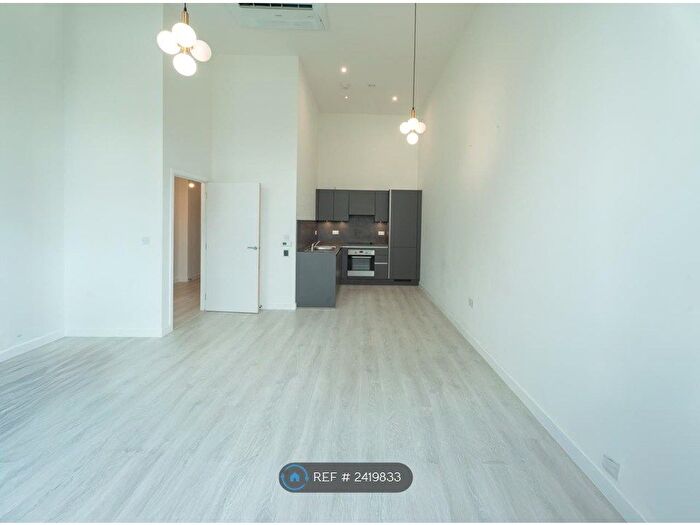 1 Bedroom Flat To Rent In Truscon House, Hayes, UB3