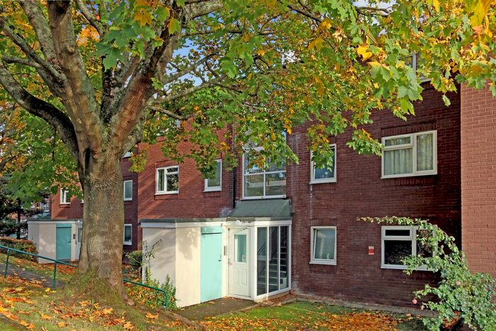 1 Bedroom Flat To Rent In Scrubbitts Square, Radlett WD7