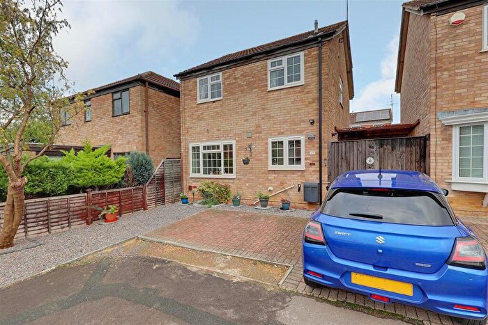 3 Bedroom Detached House For Sale In Mandara Grove, Abbeydale, Gloucester, GL4