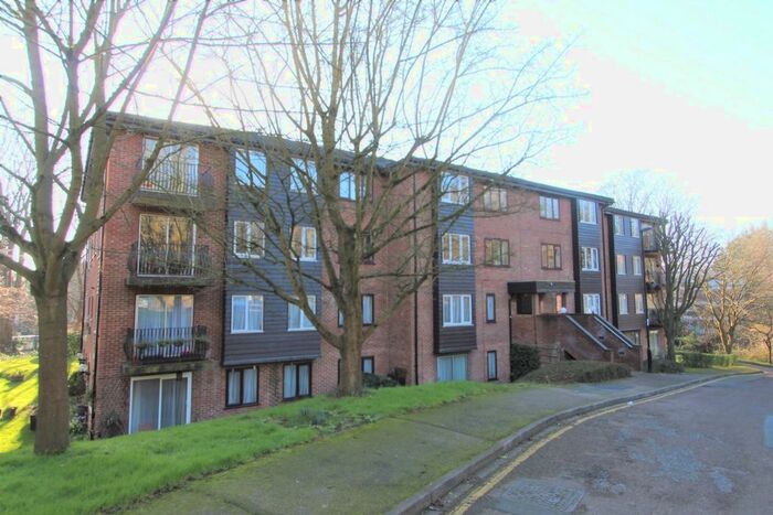 1 Bedroom Flat To Rent In Steep Hill, Park Hill, CR0