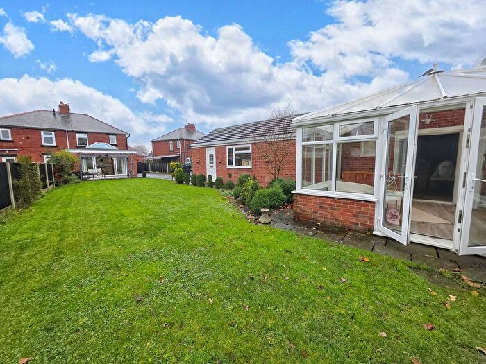 3 Bedroom Semi-Detached House For Sale In Calder Avenue, Royston, Barnsley, S71