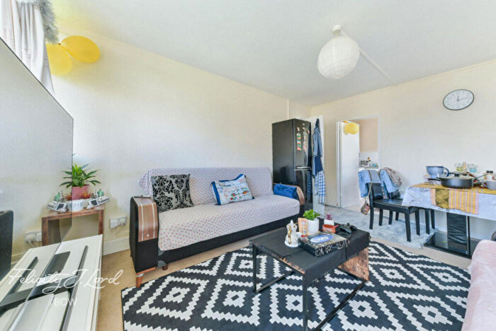 1 Bedroom Flat For Sale In Giraud Street, London, E14