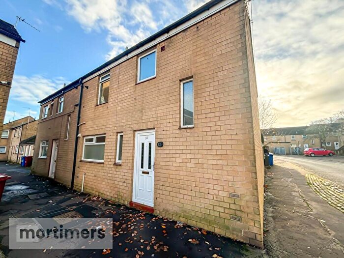 3 Bedroom End Of Terrace House For Sale In Bunkers Hill Close, Blackburn, Lancashire, BB2