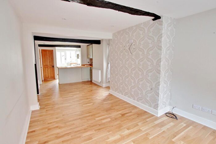 2 Bedroom Cottage To Rent In Havant South Street Unfurnished, PO9