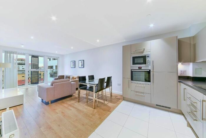 2 Bedroom Flat To Rent In Bessemer Place, North Greenwich, London, SE10