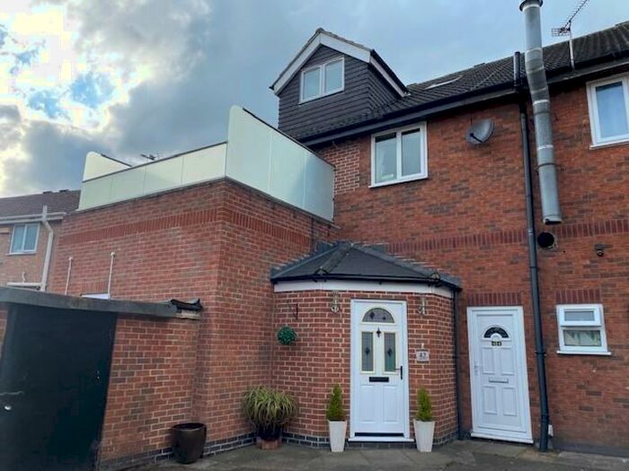 5 Bedroom House To Rent In Pilgrims Way, Stenson Fields, DE24