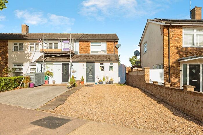 2 Bedroom End Of Terrace House For Sale In Bandley Rise, Stevenage, SG2