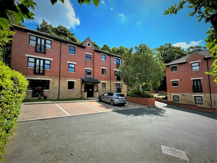 2 Bedroom Flat To Rent In Cliff Villa Court, Wakefield, WF1