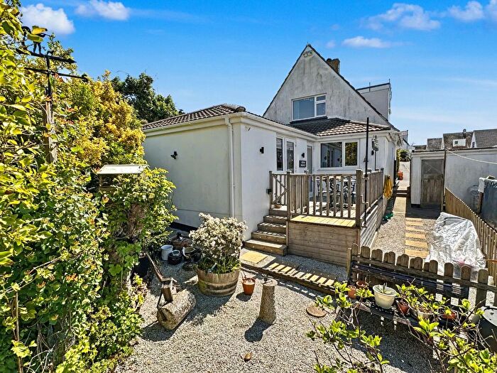 3 Bedroom Link Detached House For Sale In Tregunna Close, Porthleven, Helston, TR13
