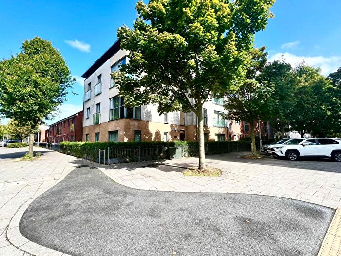 2 Bedroom Flat For Sale In Broughton Lane, Salford, M7