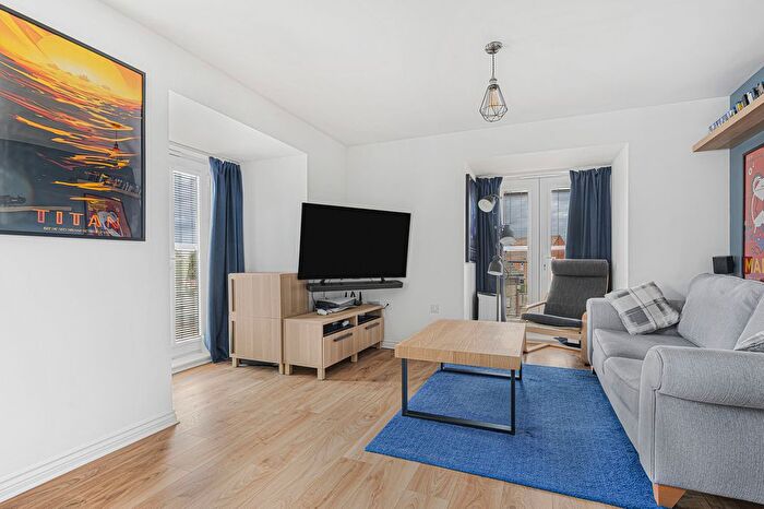 2 Bedroom Flat For Sale In Blackthorn Road, Didcot, OX11