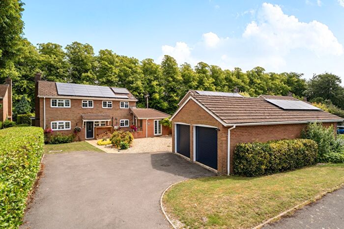 4 Bedroom Detached House For Sale In Beech Lea, Blunsdon, Swindon, SN26