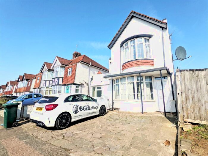 2 Bedroom Ground Flat To Rent In Old Shoreham Road, Hove, BN3