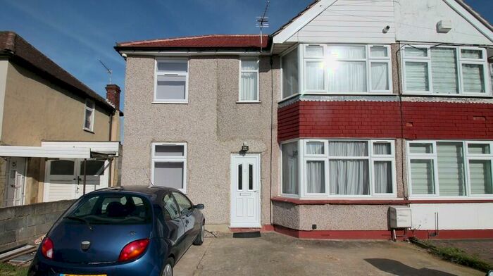 3 Bedroom Semi-Detached House To Rent In St. Mary's Road, Edmonton, N9