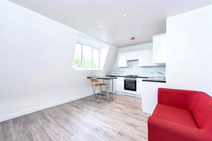 1 Bedroom Flat To Rent In Melrose Avenue, London, NW2