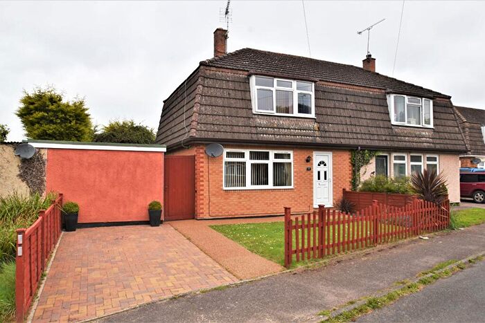 3 Bedroom Semi Detached House To Rent In Queensway, Tiverton, Devon, EX16