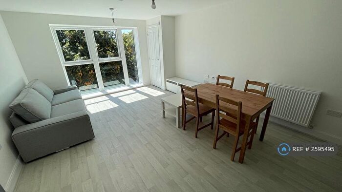 2 Bedroom Flat To Rent In St. Lukes Road, Birmingham, B5