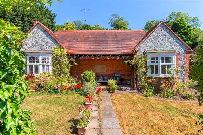 1 Bedroom Bungalow To Rent In Stanmer Village, Stanmer, Brighton, BN1