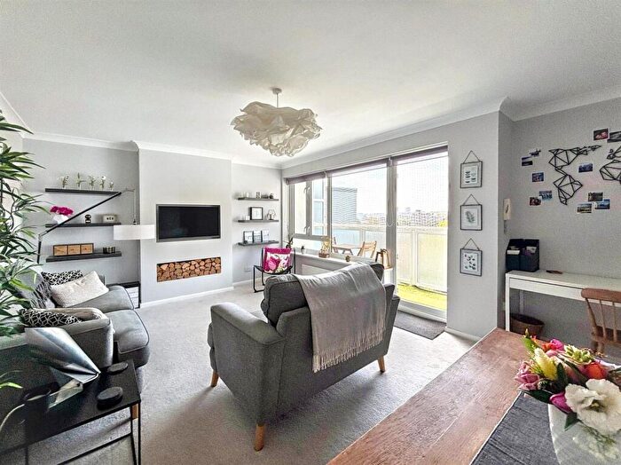 2 Bedroom Flat For Sale In Upperton Road, Eastbourne, BN21