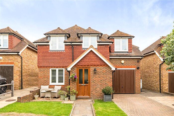 4 Bedroom Detached House For Sale In Queenhythe Crescent, Guildford, GU4
