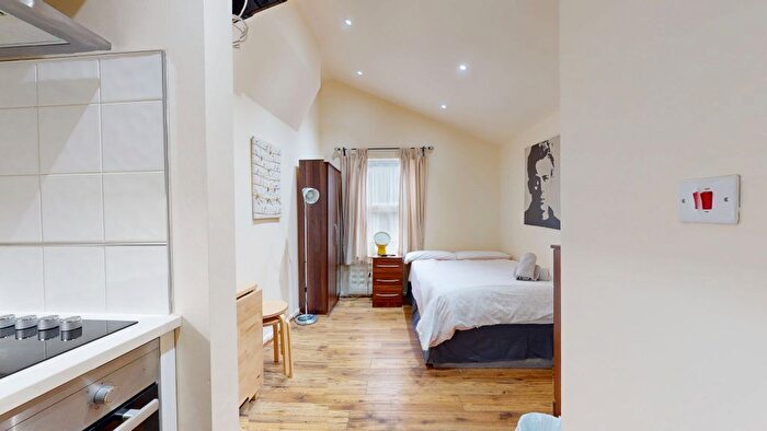 Studio To Rent In High Road, London, NW10