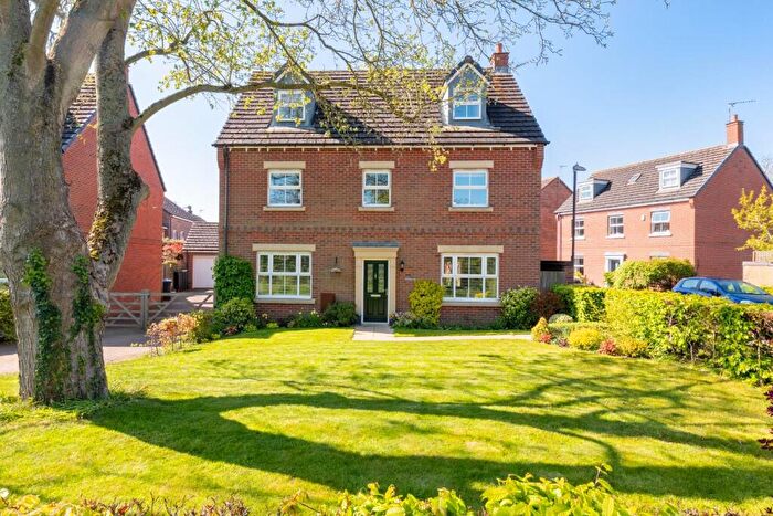 5 Bedroom Detached House For Sale In Leamington Road, Long Itchington, Southam, CV47