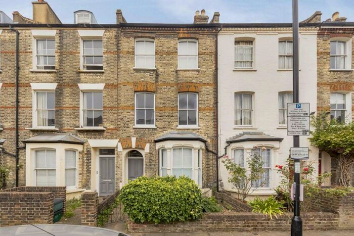 1 Bedroom Flat To Rent In Charteris Road, London, N4