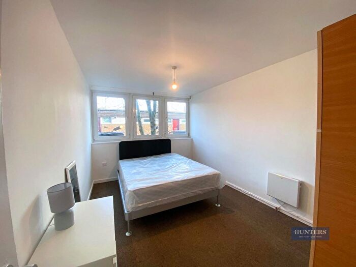 3 Bedroom Flat To Rent In Levison Way, London, N19